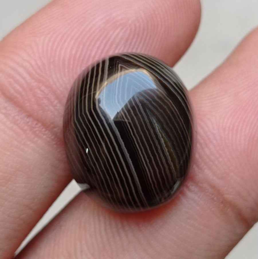 20.6ct Abstract Line in Agate - Sulaimani Aqeeq - 19x16mm