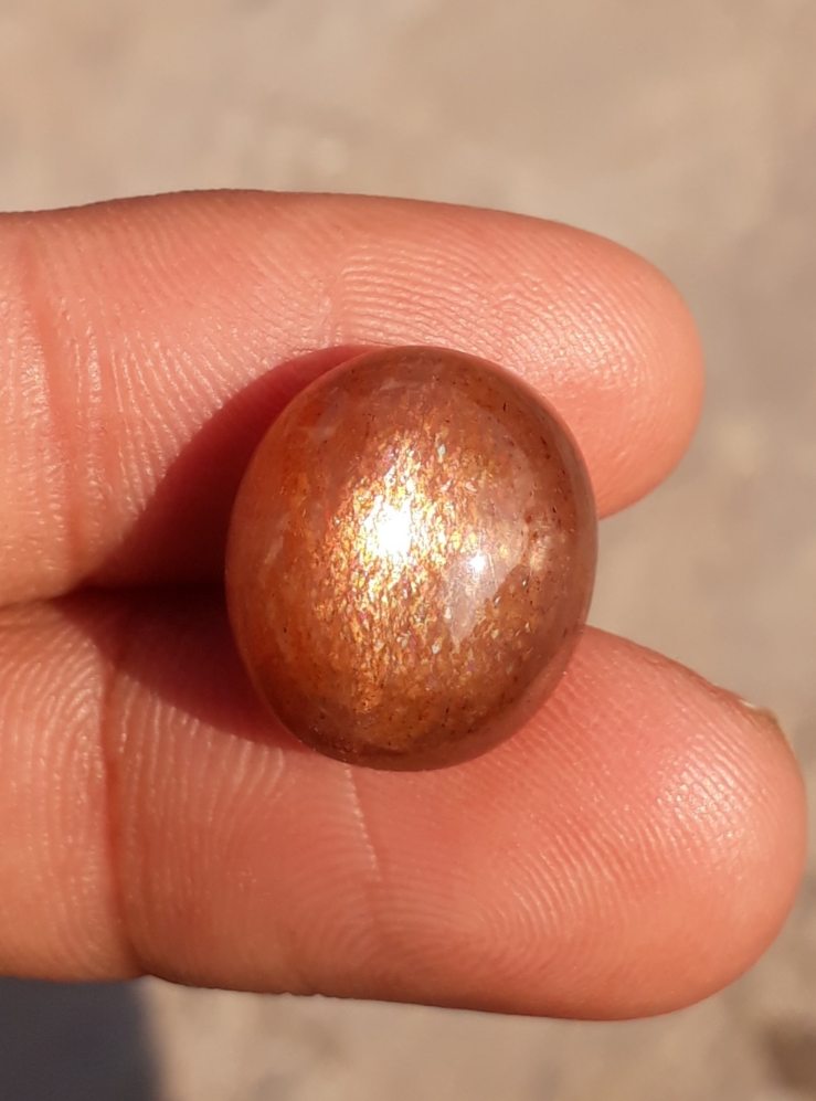 18.4ct Natural SunStone Cabochon - Heliolite - Aventurescent Feldspar - August Birthstone - 16.8  x 14.5mm