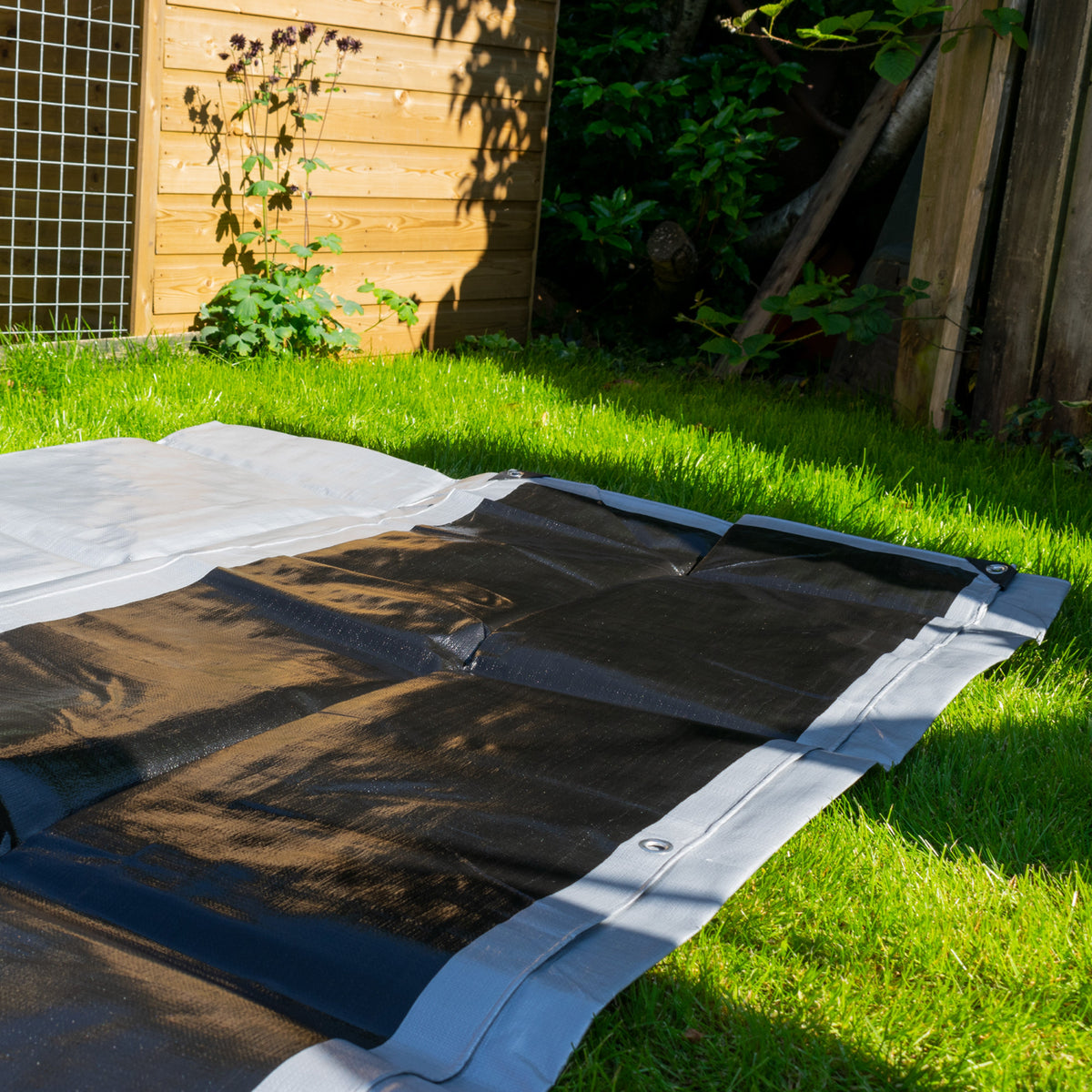 Silver XL-Grade Tarpaulin with 10m of 6mm Bungee Rope and 10 x Screw Type Tarp Clips
