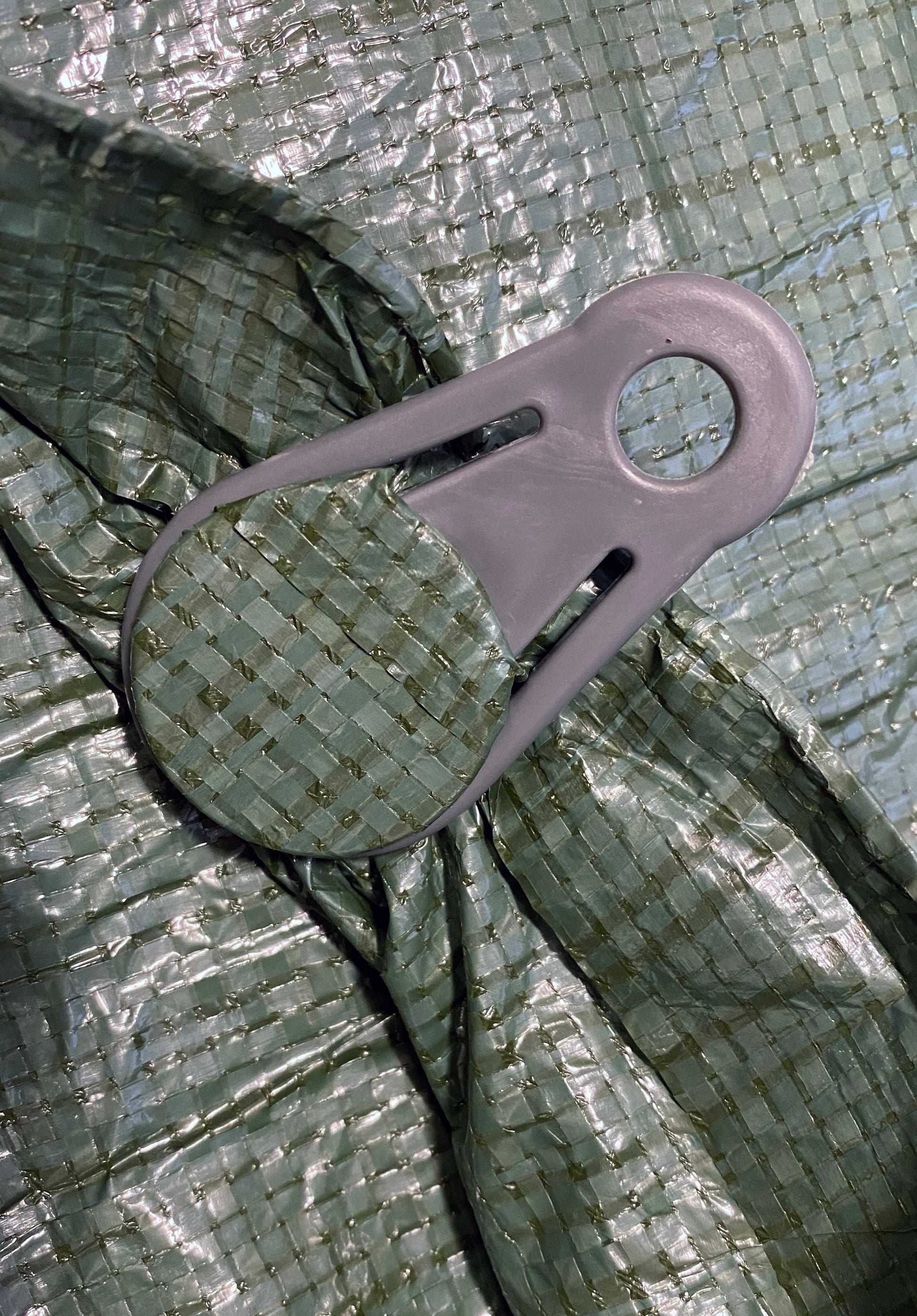 Tarp Clip Round Gray