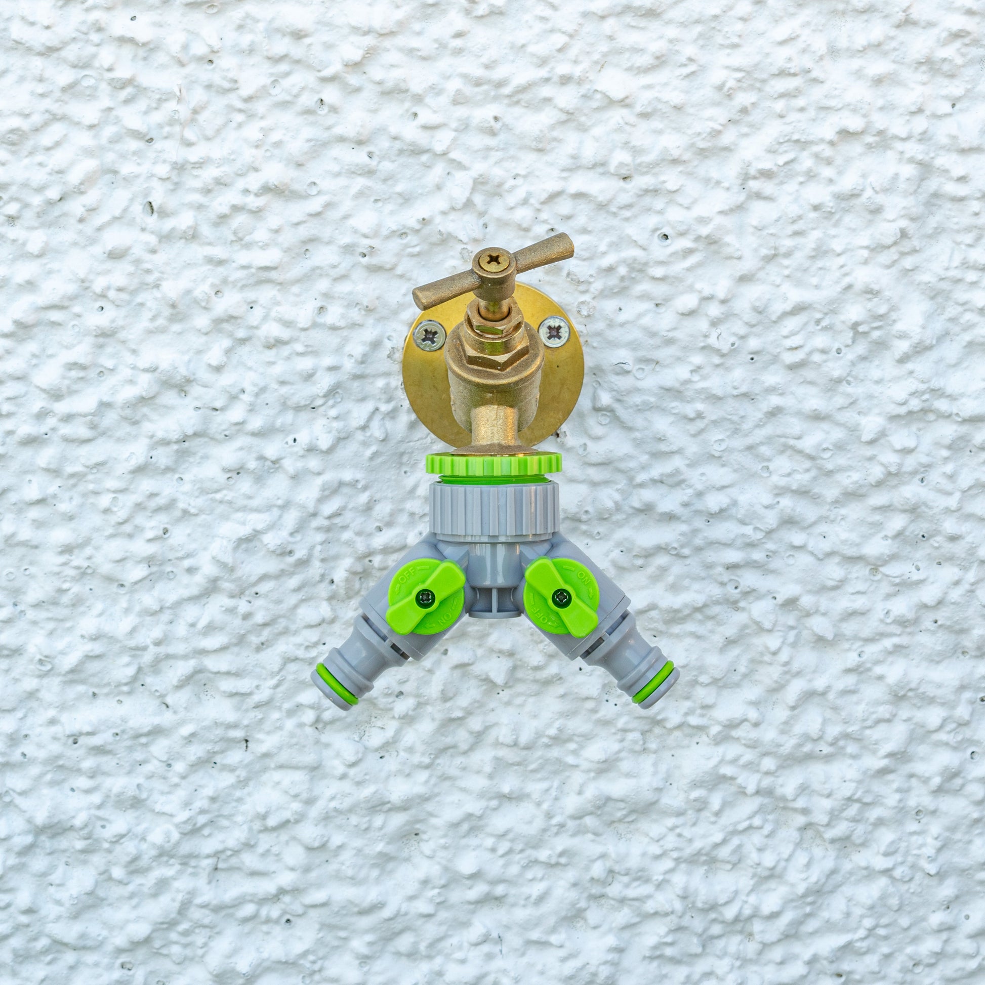 2-Way Tap Connector With Valves 1" or 3/4" BSP Female, Green/Gray