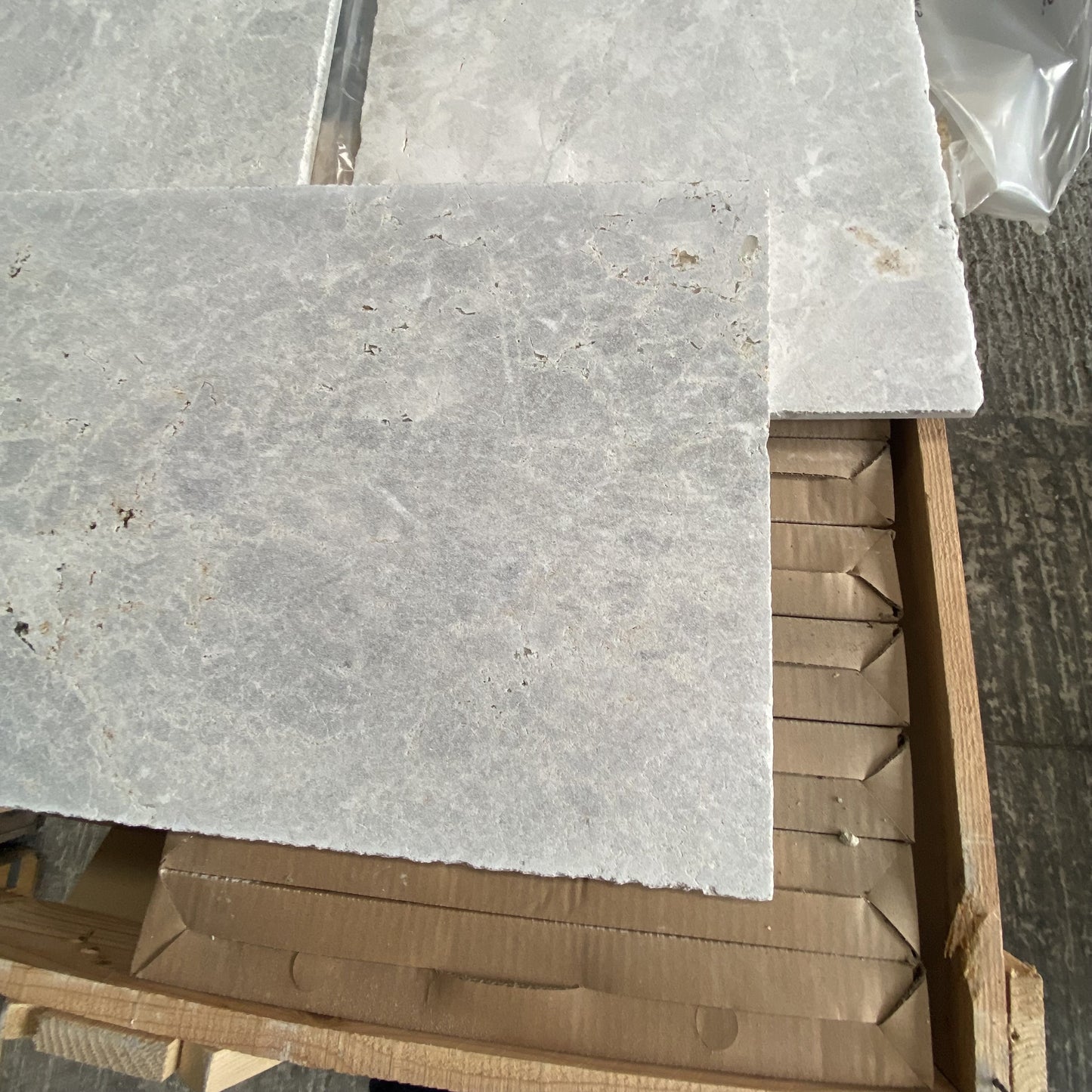 Tundra Gray Tumbled Marble Floor Wall Tile – 406 × 610 × 12 mm