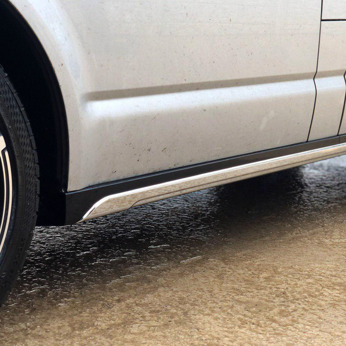 For VW T5, T5.1 SWB Side Skirts Deep Black Plastic Painted and Ready to Fit