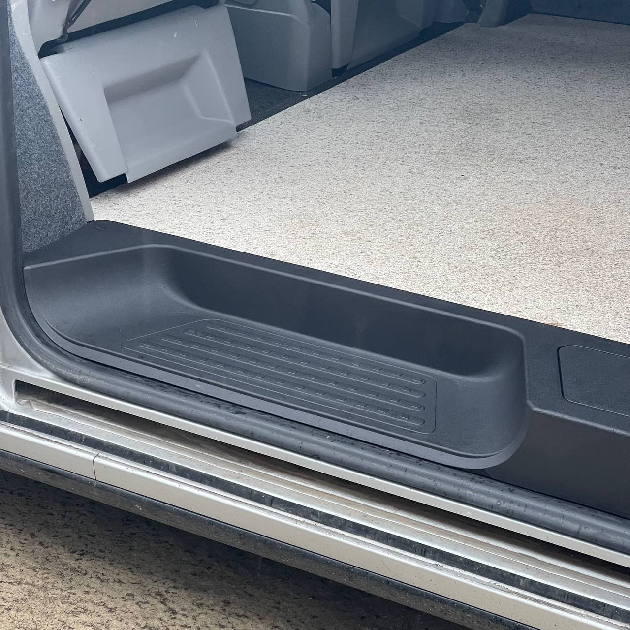 For VW Transporter T5/T5.1 Side Step V3 – 17mm Deep with Storage Compartment | Van-X
