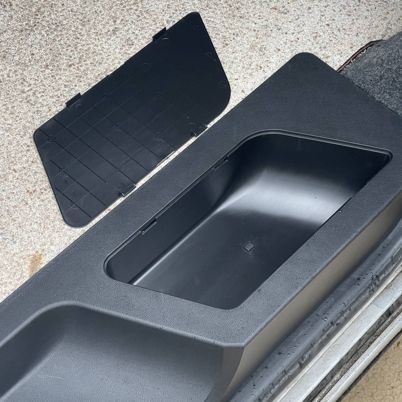 For VW Transporter T5/T5.1 Side Step V3 – 17mm Deep with Storage Compartment | Van-X