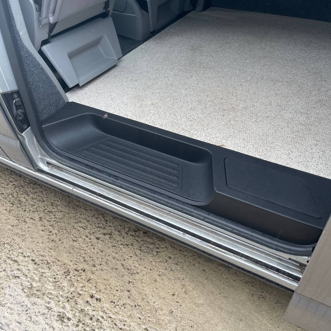 For VW Transporter T5/T5.1 Side Step V3 – 17mm Deep with Storage Compartment | Van-X