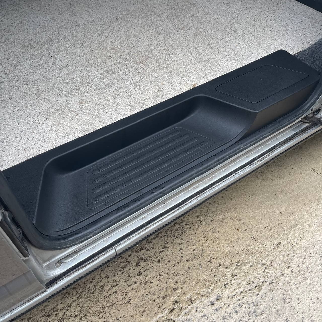 For VW Transporter T5/T5.1 Side Step V3 – 17mm Deep with Storage Compartment | Van-X