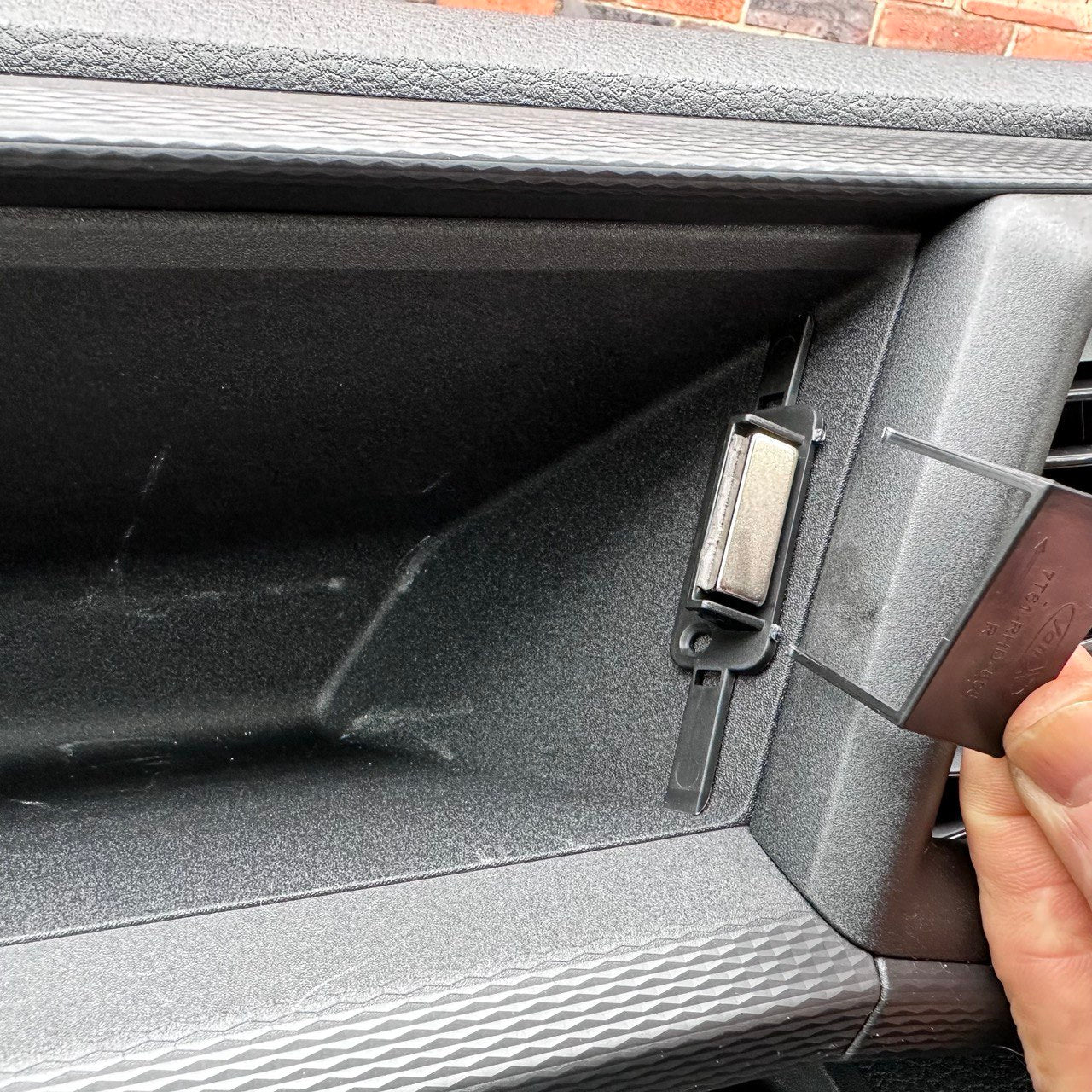 For VW T6.1 Glove Box Magnetic Lid Cover – Gloss Black Finish for Volkswagen Transporter Vans, Campervans