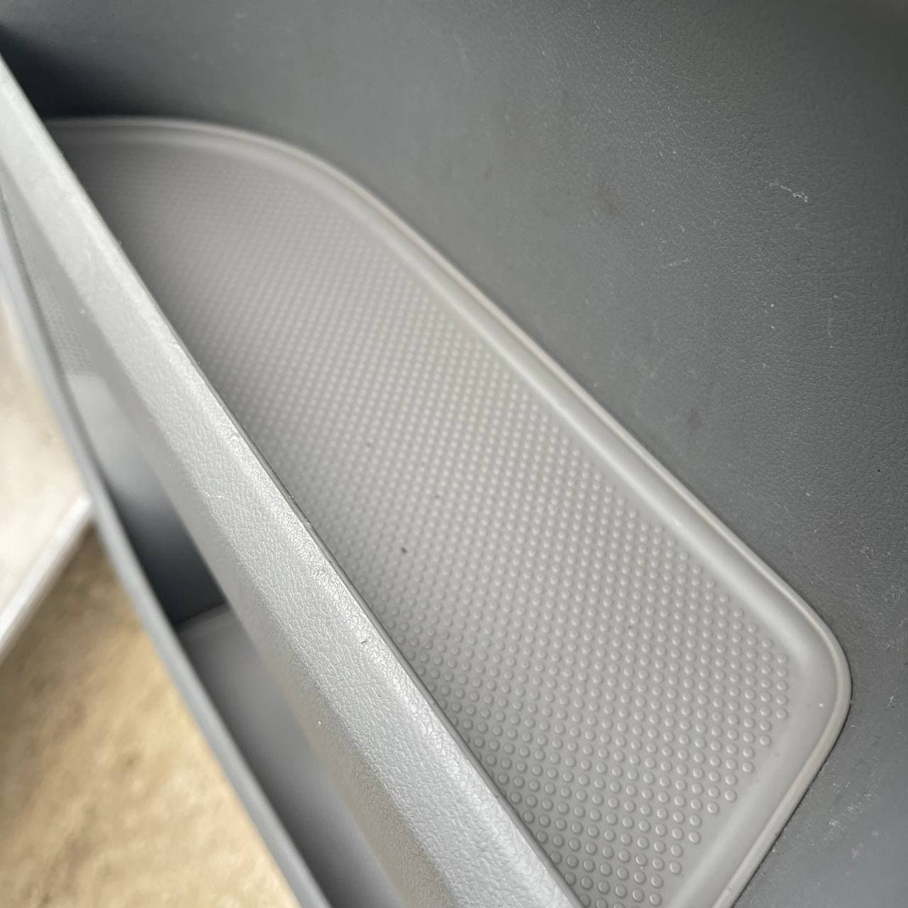 For VW T5/T5.1 Light Grey Door Pocket Inserts – Both Captain Seats | Van-X