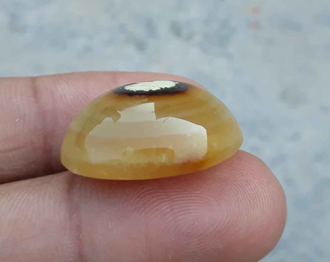 37.1ct Natural Eye Agate For Sale - Aqeeq - Dimension 25x19x11mm