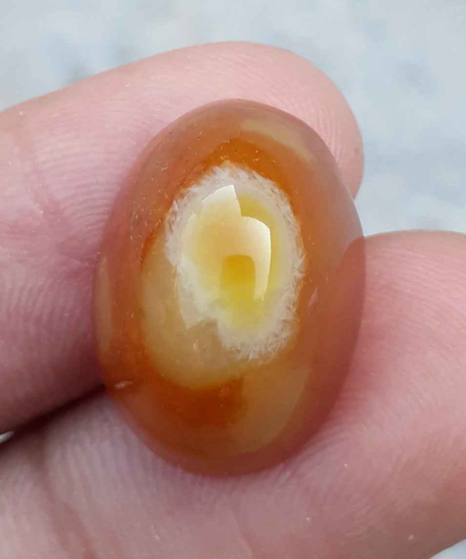 21.2ct Natural Eye Agate For Sale - Aqeeq - Dimension 19x14x12mm