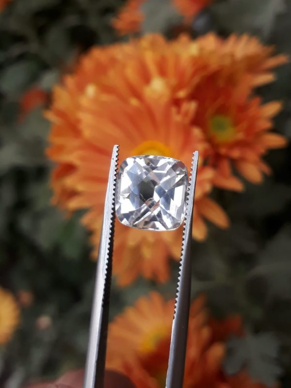 5.6ct Topaz - Whie Topaz Faceted Gemstone - Novemeber Birthstone - White Pukhraj - 9.5mm