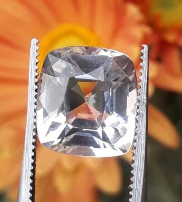 5.7ct Topaz - Whie Topaz Faceted Gemstone - Novemeber Birthstone - White Pukhraj - 10.5x10mm