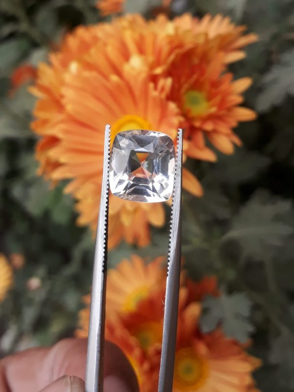 5.7ct Topaz - Whie Topaz Faceted Gemstone - Novemeber Birthstone - White Pukhraj - 10.5x10mm