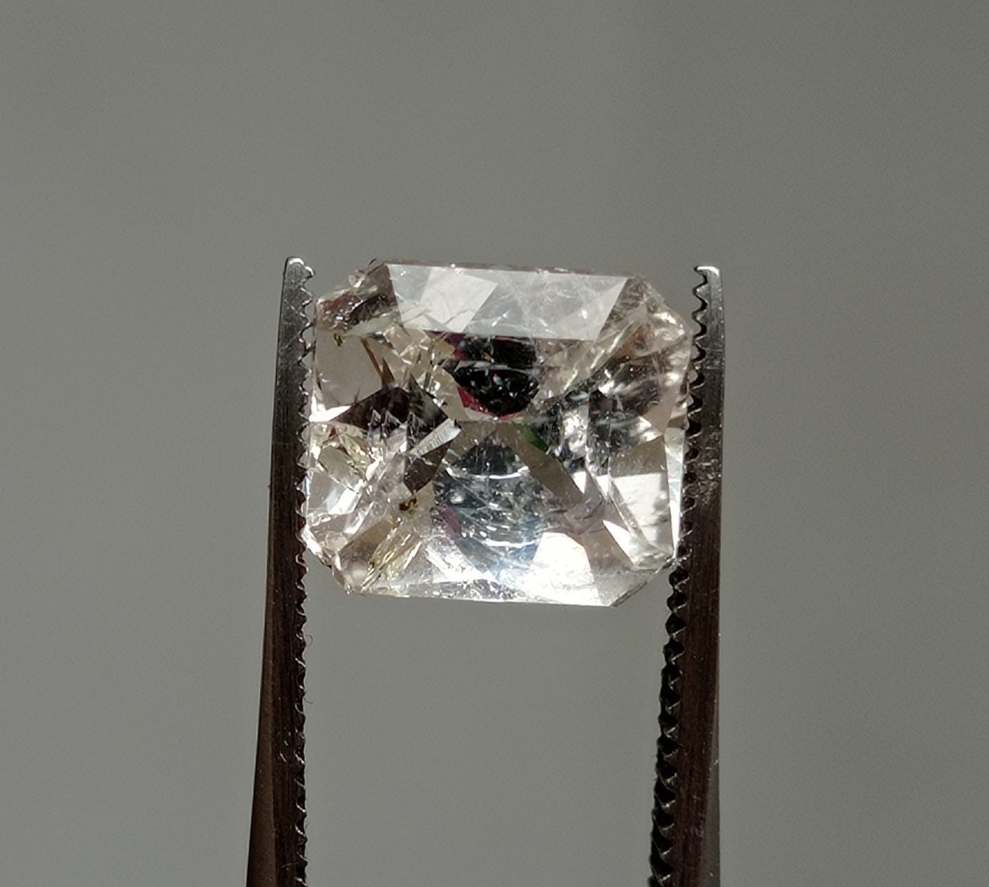 4.5ctTopaz - Whie Topaz Faceted Gemstone - Novemeber Birthstone - White Pukhraj - 9.7x8.5mm