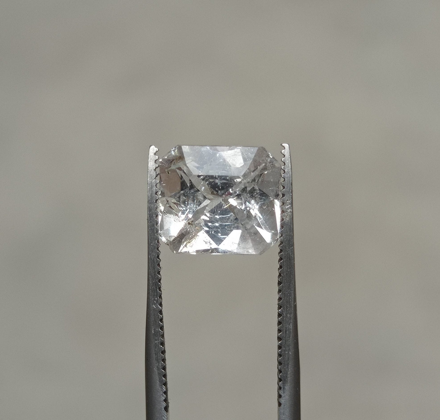 4.5ctTopaz - Whie Topaz Faceted Gemstone - Novemeber Birthstone - White Pukhraj - 9.7x8.5mm