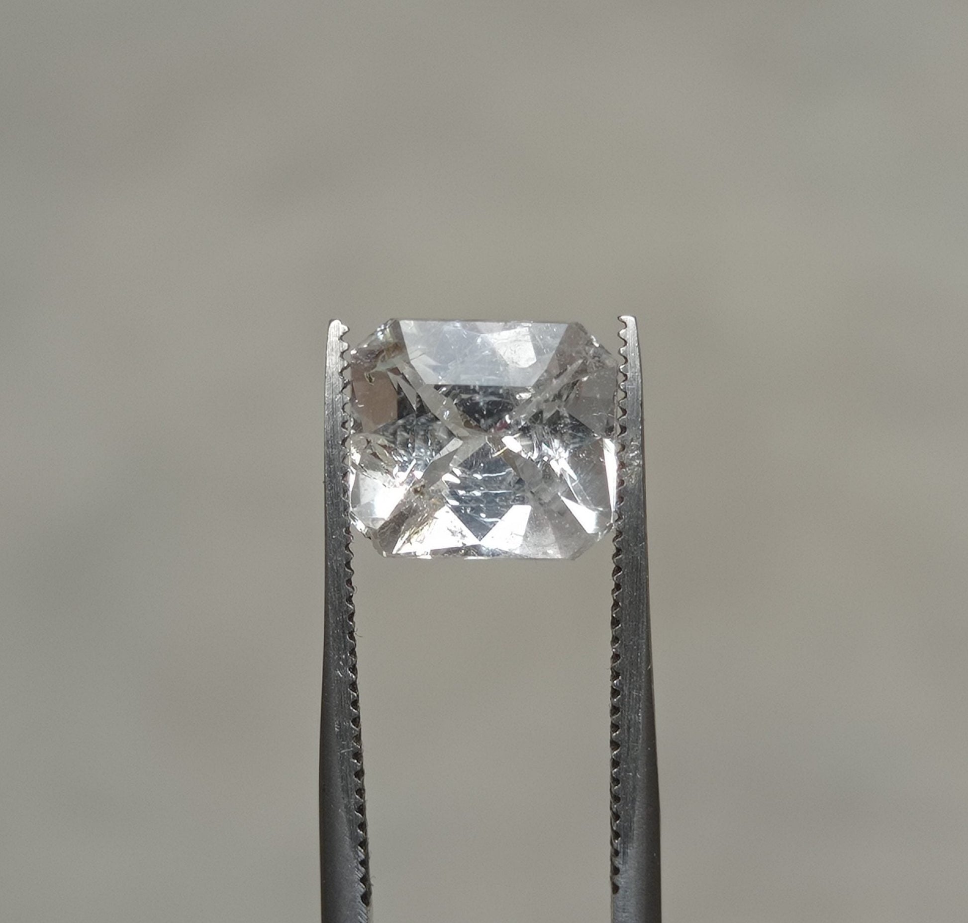 4.5ctTopaz - Whie Topaz Faceted Gemstone - Novemeber Birthstone - White Pukhraj - 9.7x8.5mm