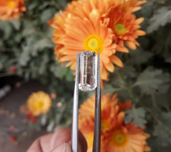 5.8ct Topaz - Whie Topaz Faceted Gemstone - Novemeber Birthstone - White Pukhraj - 15x7.2mm