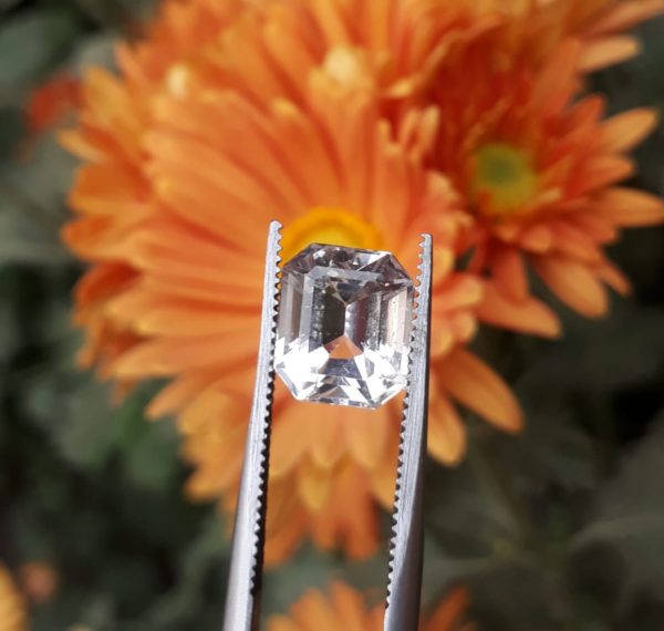 3.5ct Topaz - Whie Topaz Faceted Gemstone - Novemeber Birthstone - White Pukhraj - 9.7x7.8mm