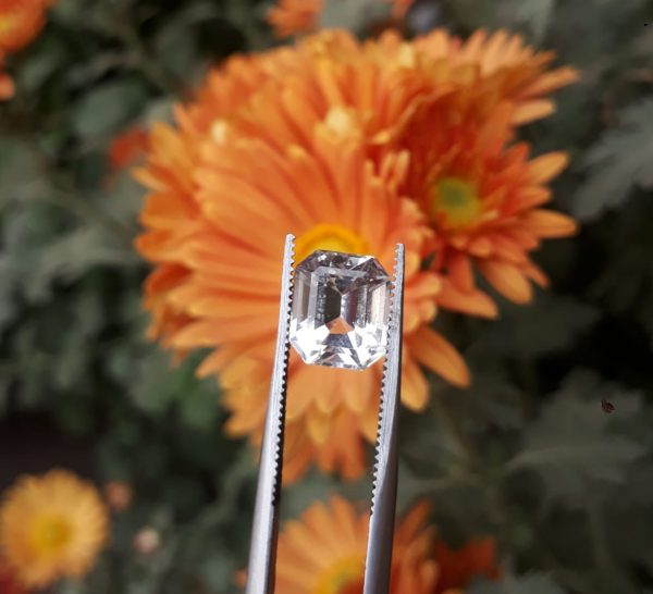 3.5ct Topaz - Whie Topaz Faceted Gemstone - Novemeber Birthstone - White Pukhraj - 9.7x7.8mm