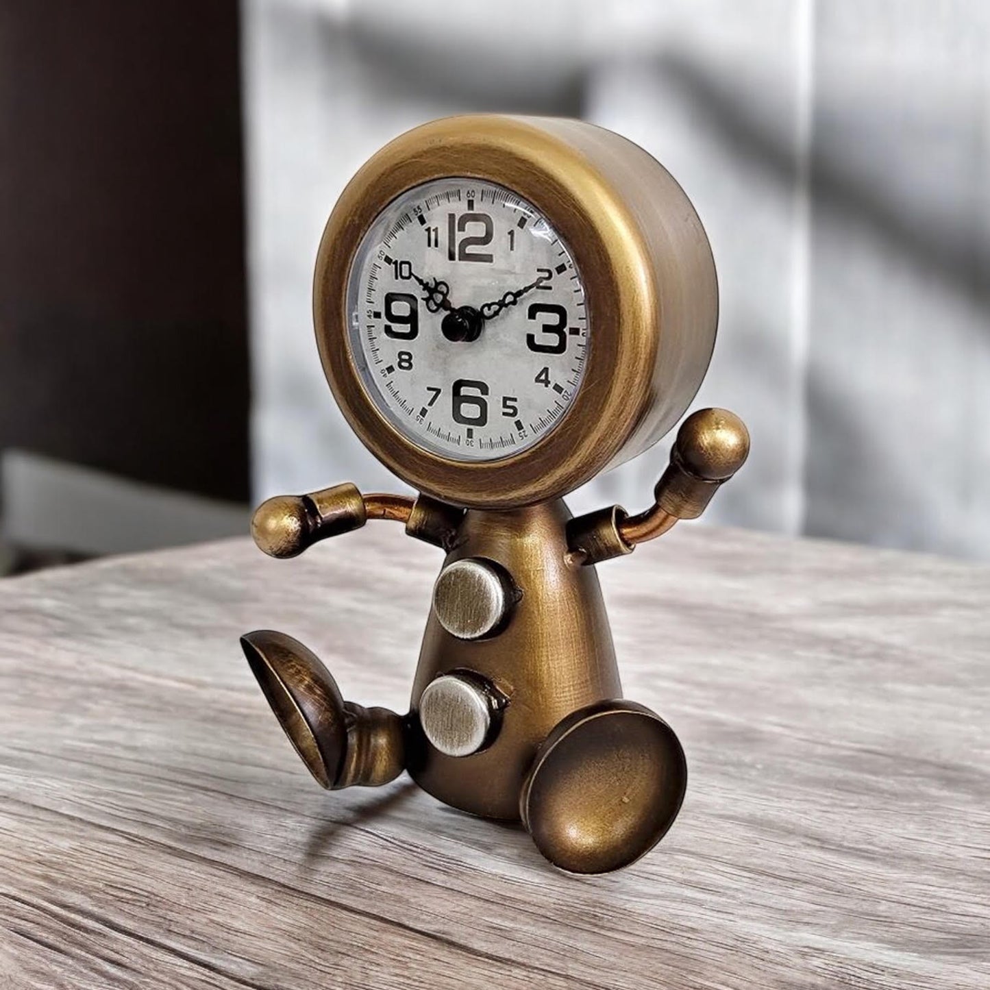 19CM TABLE CLOCK - Fun design
