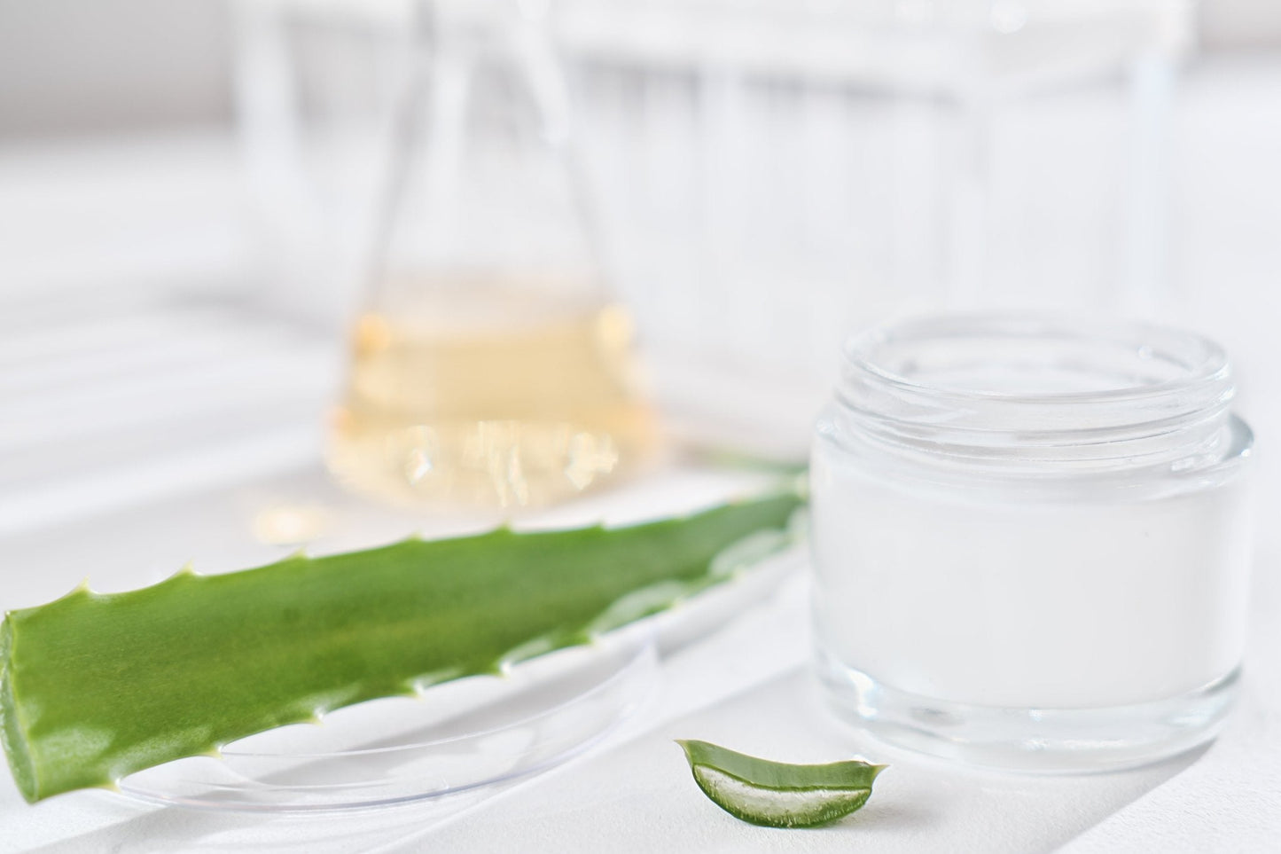 Aloe Vera Clear Gel – Pure Cosmetic Grade Skin Hydrator – Natural Moisturiser