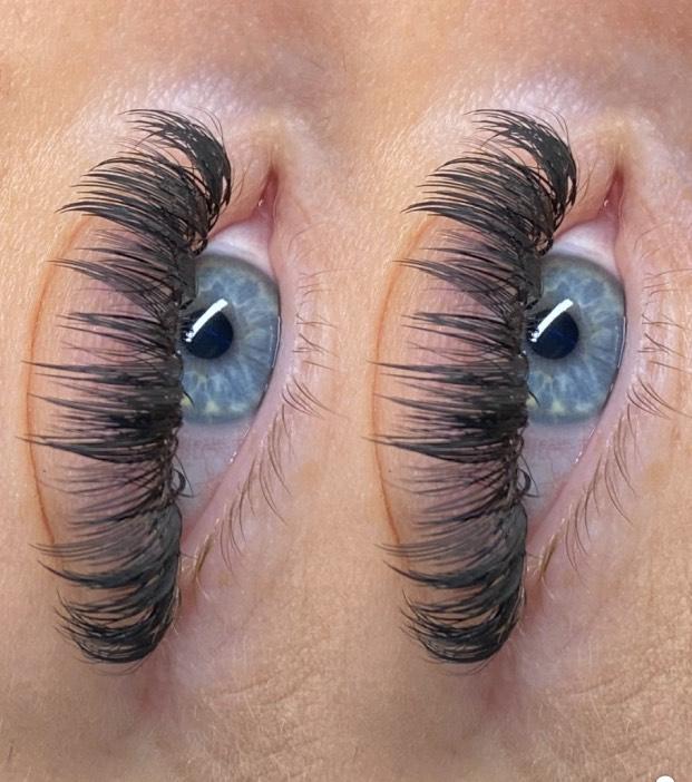 Anime Feather Lash Tray