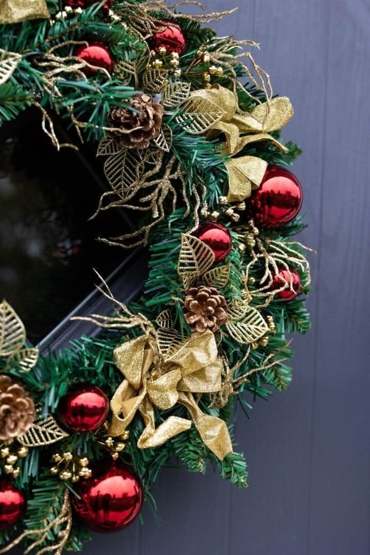 Christmas Wreath with Red & Gold Decorations 50cm