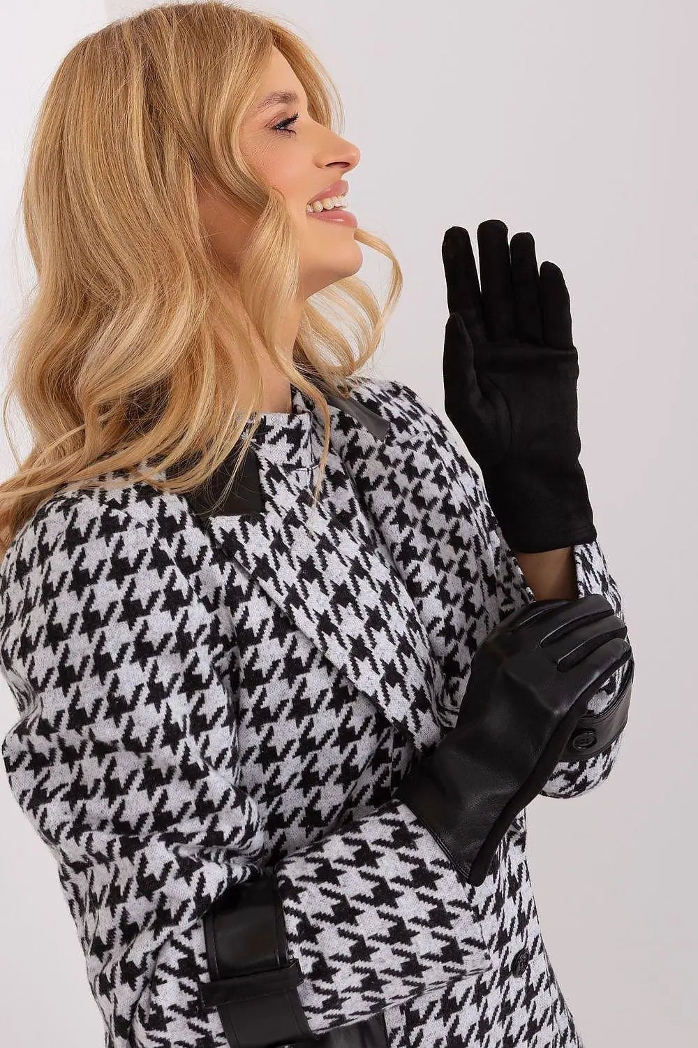 AT Fashionable Women’s Gloves with Phone-Friendly Embroidery