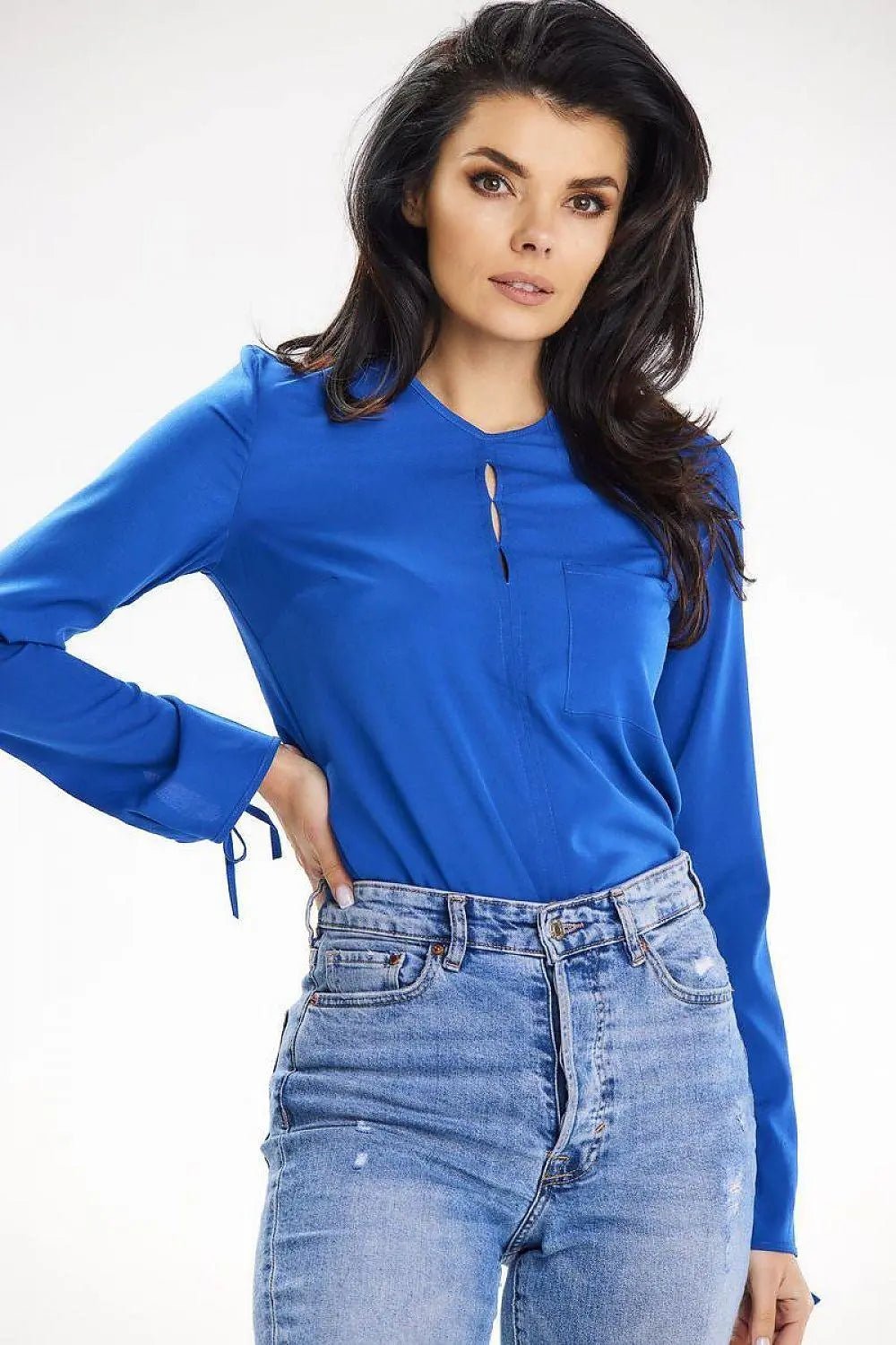 awama casual blouse with long sleeves tied at the bottom