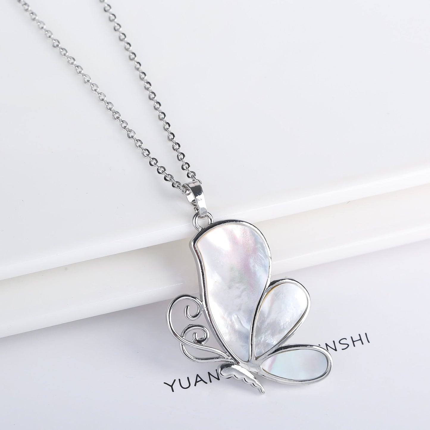 European And American New Inlaid Abalone Shell Pendant