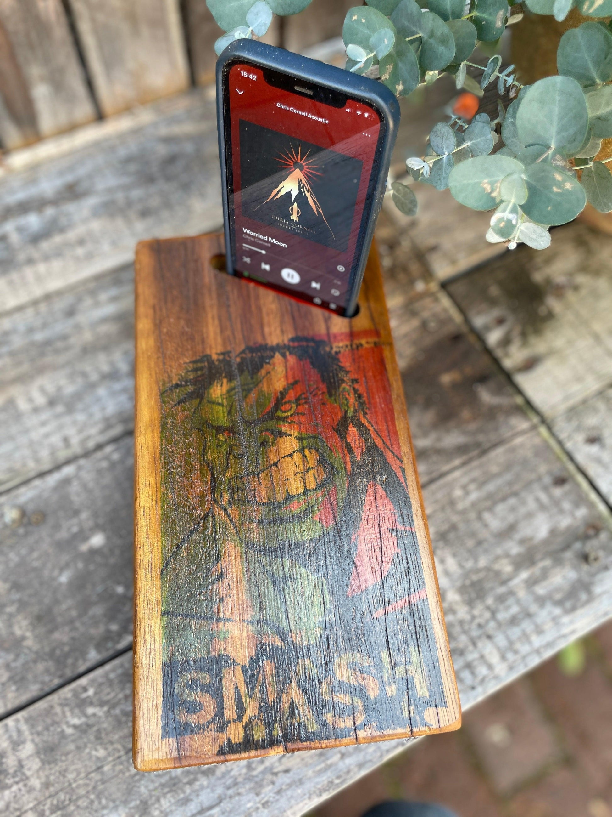 Bespoke Iroko Acoustic Speaker for Smart Phones