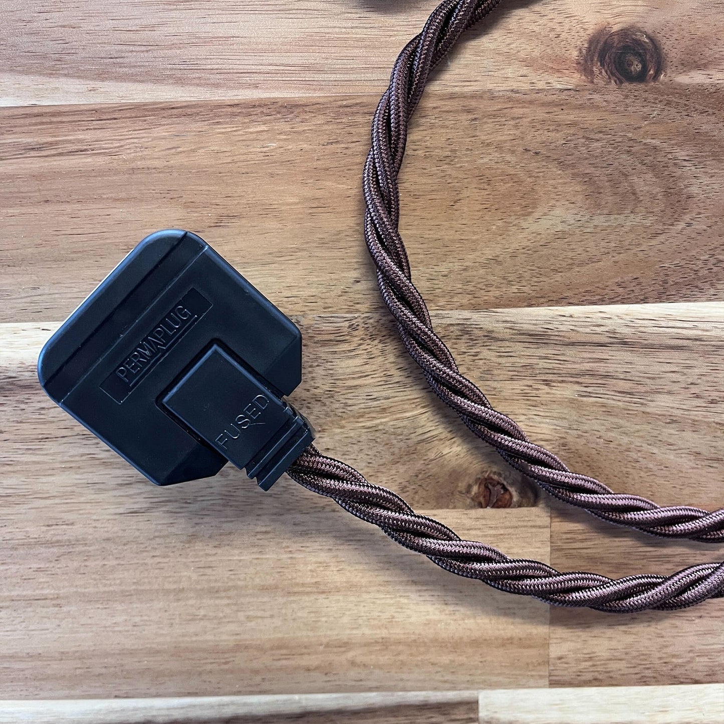 Brown / Gold / Yellow Braided Fabric Decorative Extension Lead - 2 Gang Black Trailing Socket