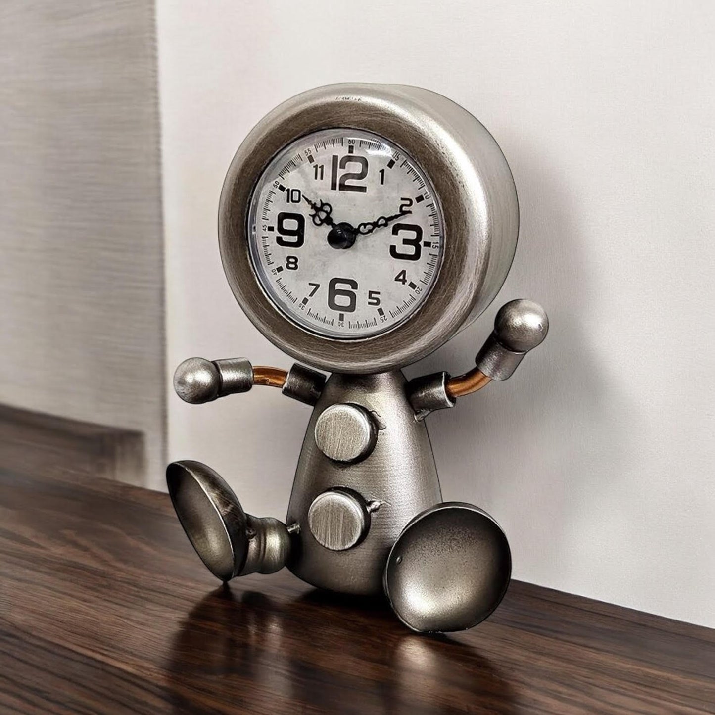 19CM TABLE CLOCK - fun design