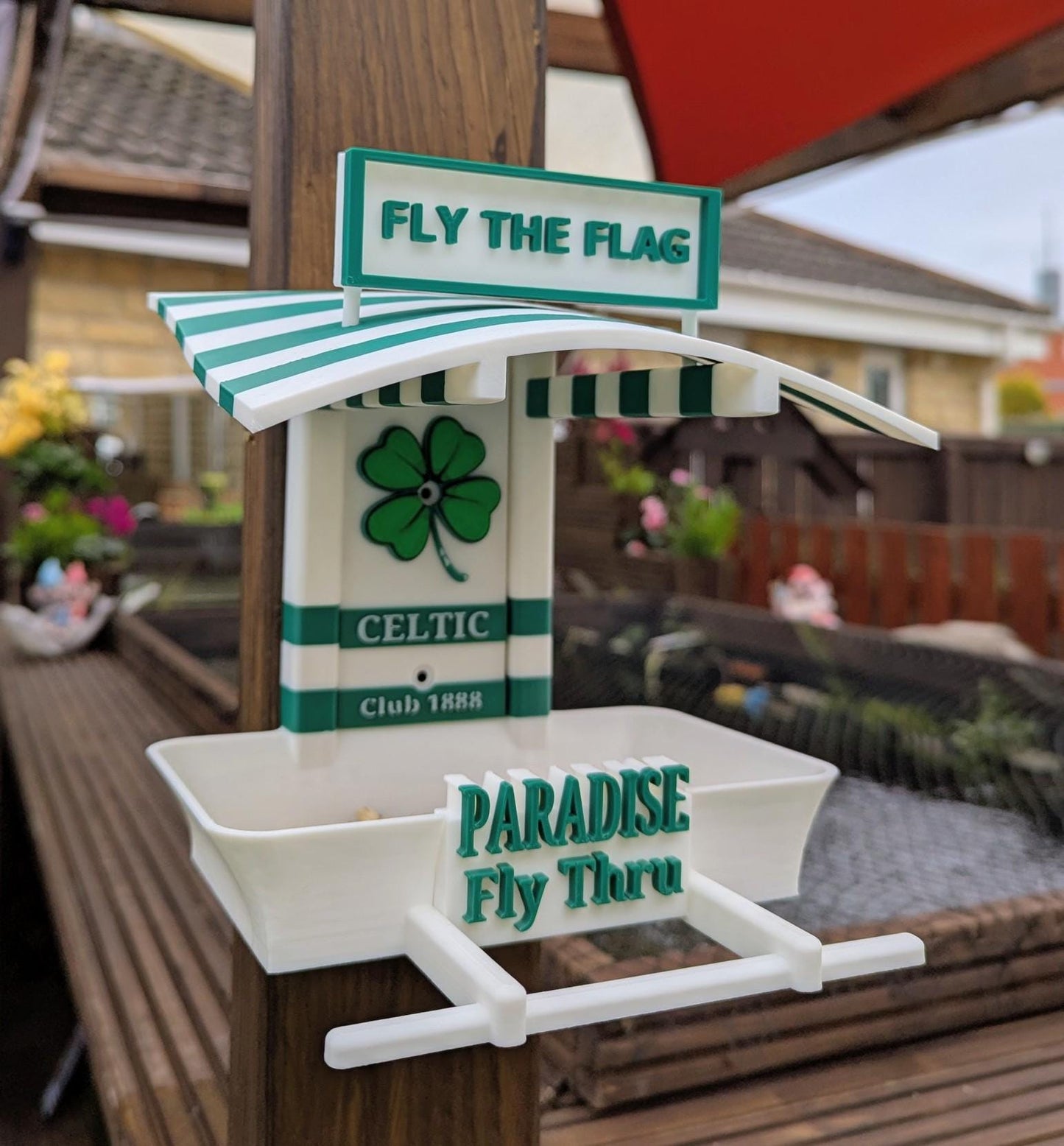 Celtic Garden Bird Feeding Station - Glasgow Garden Decor and Wild Bird Food Feeder - Fly the flag in paradise Novelty Gift for bhoys Fans