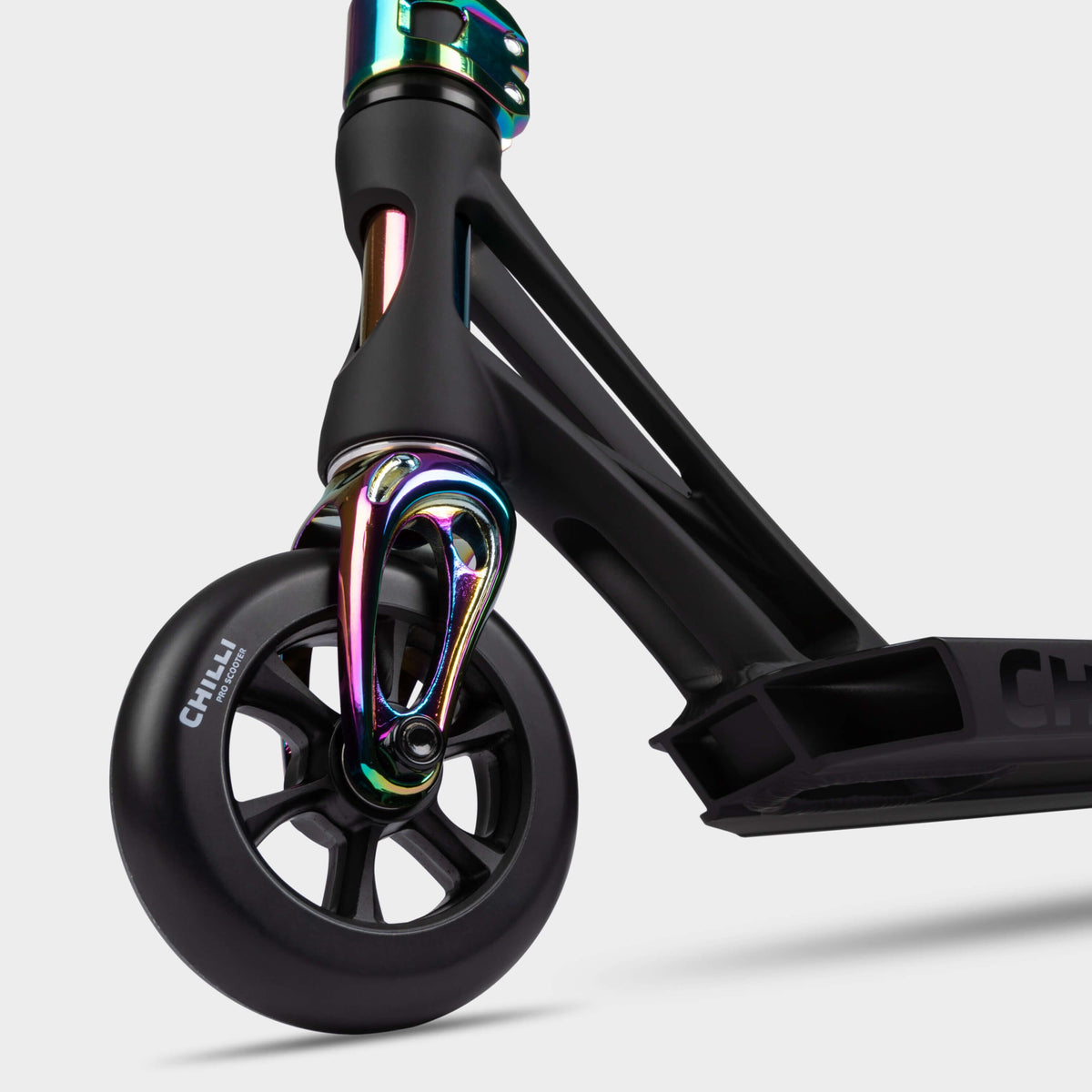 Chilli Beast V2 Stunt Scooter: Black Neochrome