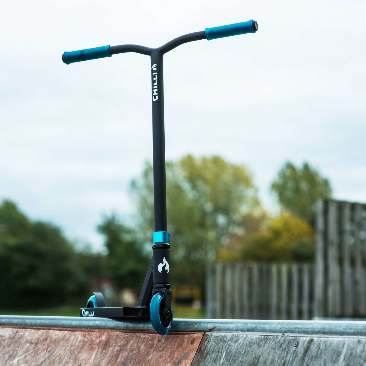 Chilli Base S Stunt Scooter: Blue