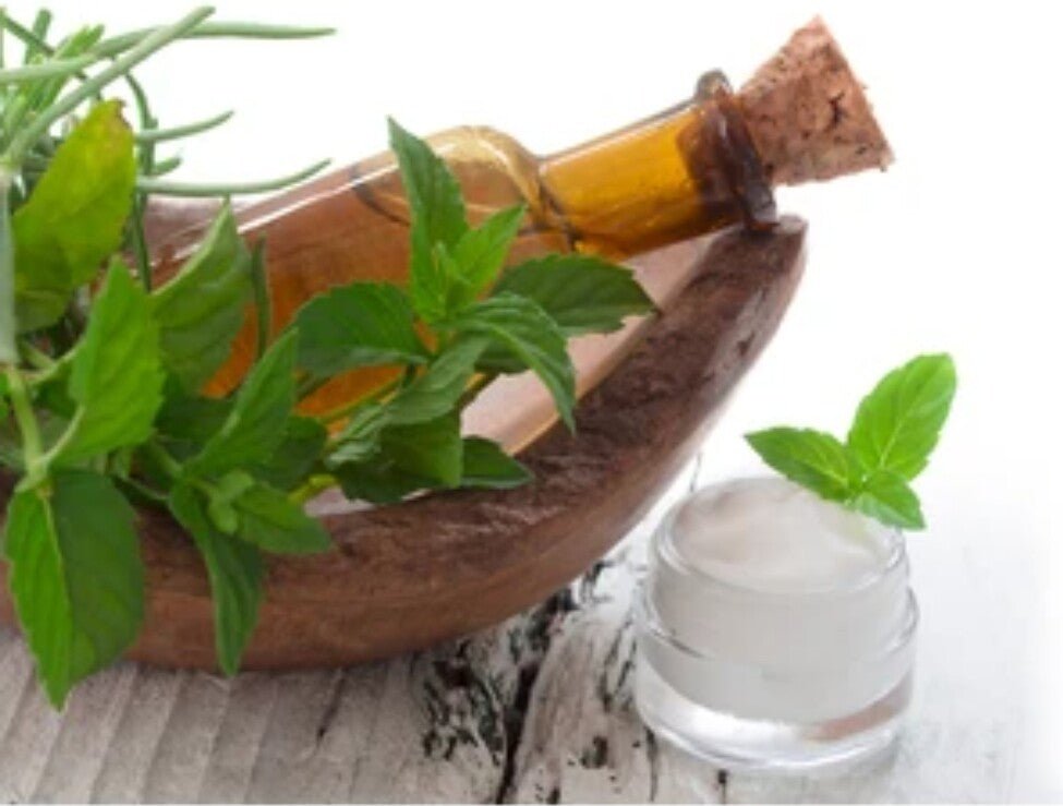 Comfrey Leaf Infused Oil – Handmade Herbal Remedy for Skin, Muscles & Joints | 100ml / 250ml / 500ml