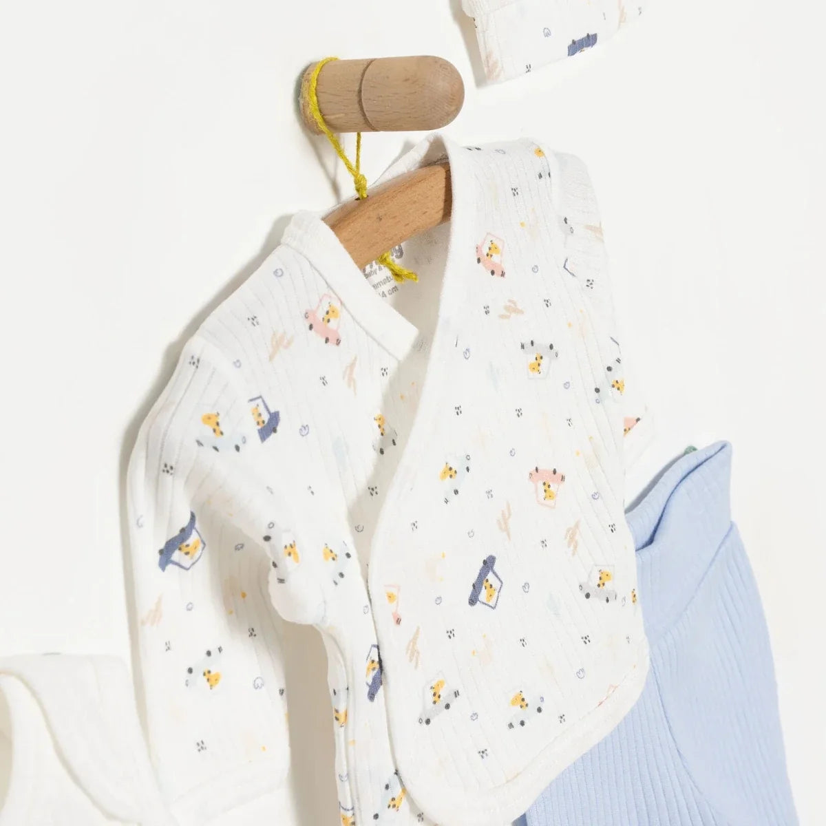 Tiffany Giraffe Motif Premature Baby Hospital Bag Set (Premature)