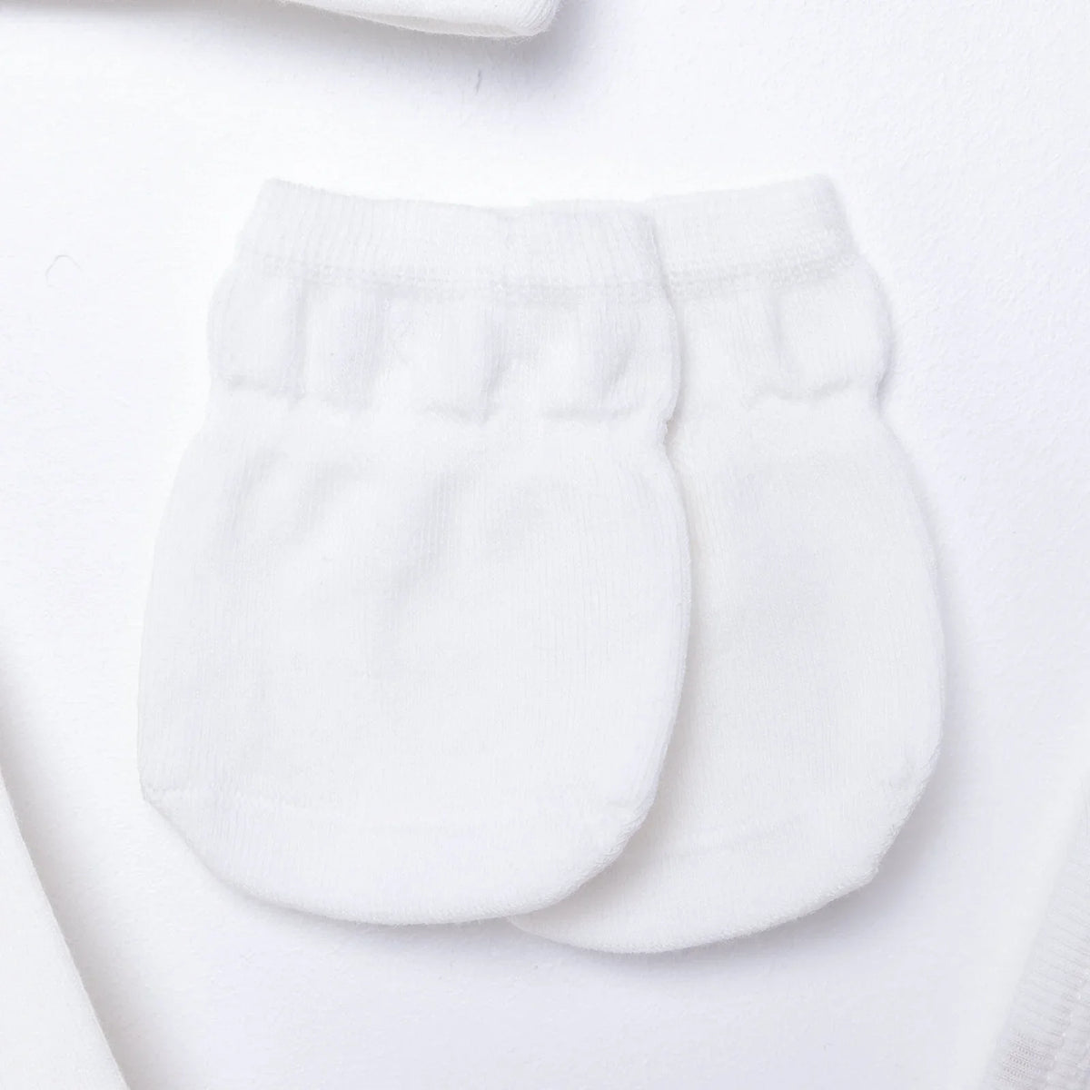 Aziz Bebe 5 Piece "Love Kindness Cuddles and Family" Slogan Baby Hospital Bag Set with Footed Legs (Newborn)