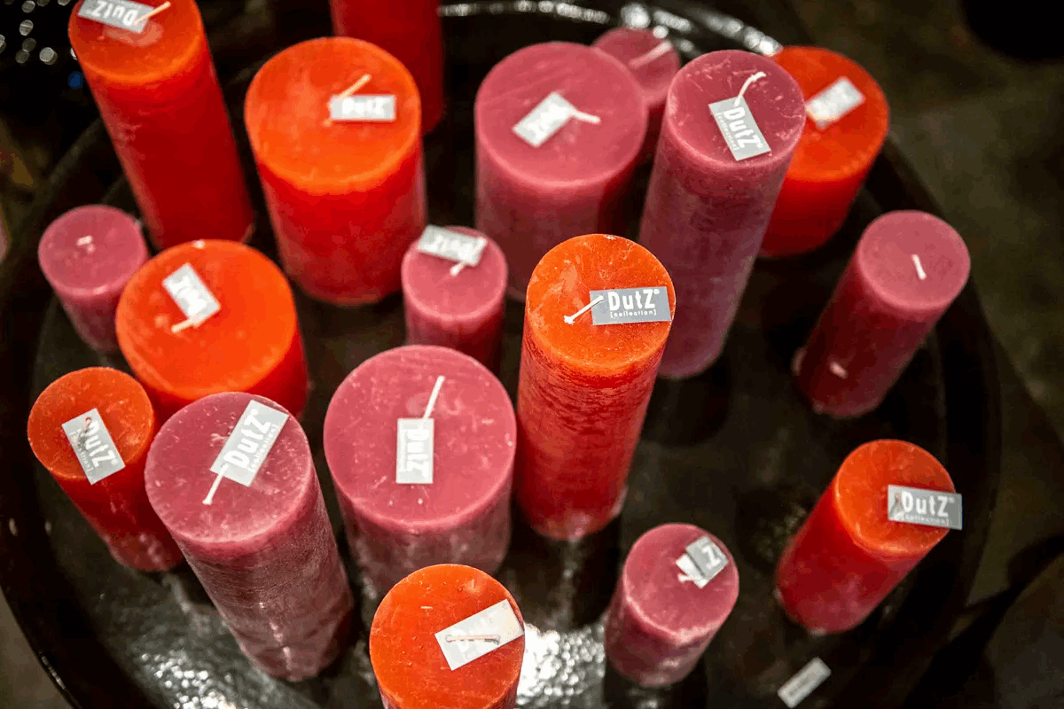 Luxury RUSTIC Candle - CORAL RED