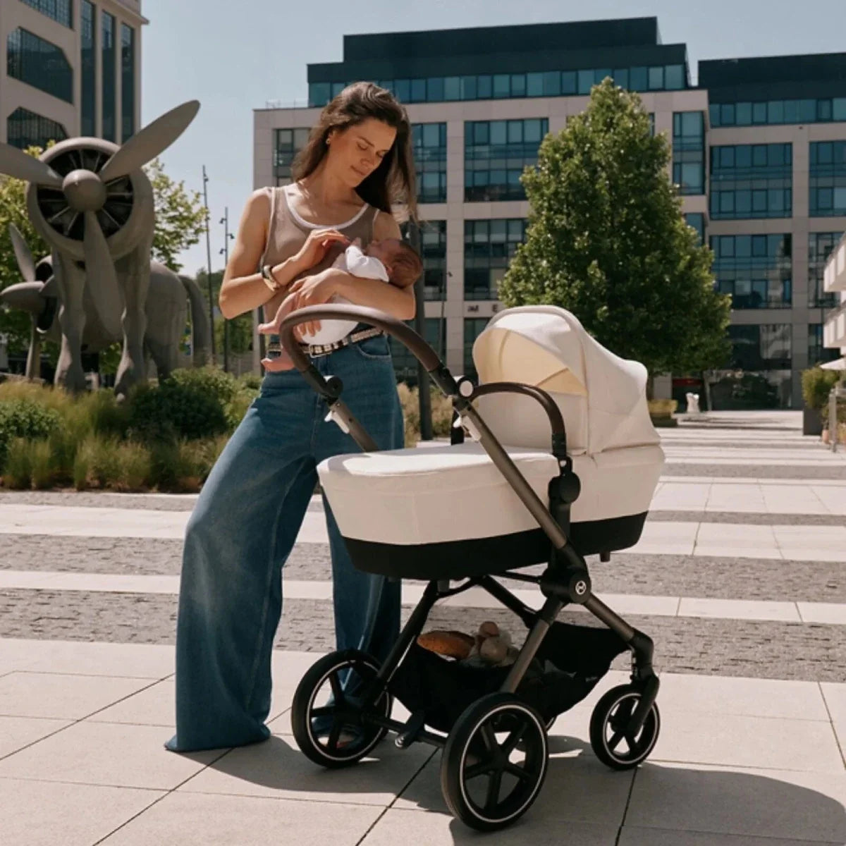 Cybex EOS Lux Silver 2-in-1 Pushchair - Moon Black