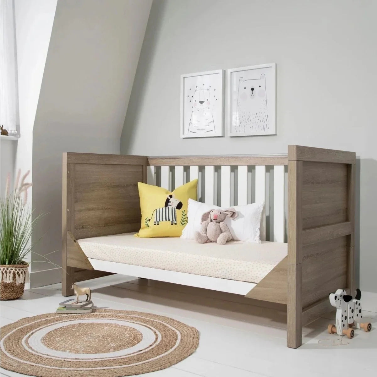 Tutti Bambini Modena 3-in-1 Cot Bed - White/Oak