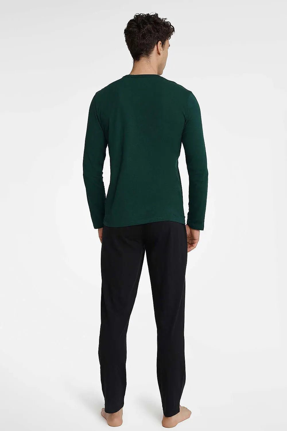 Henderson long sleeves and half-round neckline men's pajamas