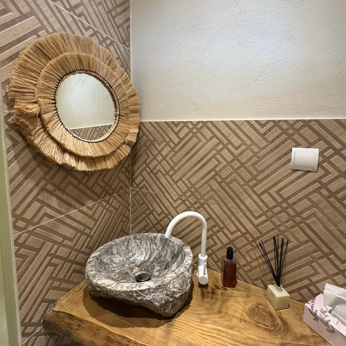 Natural Raffia Round Wall Mirror | 55cm Boho Coastal Fringe Mirror