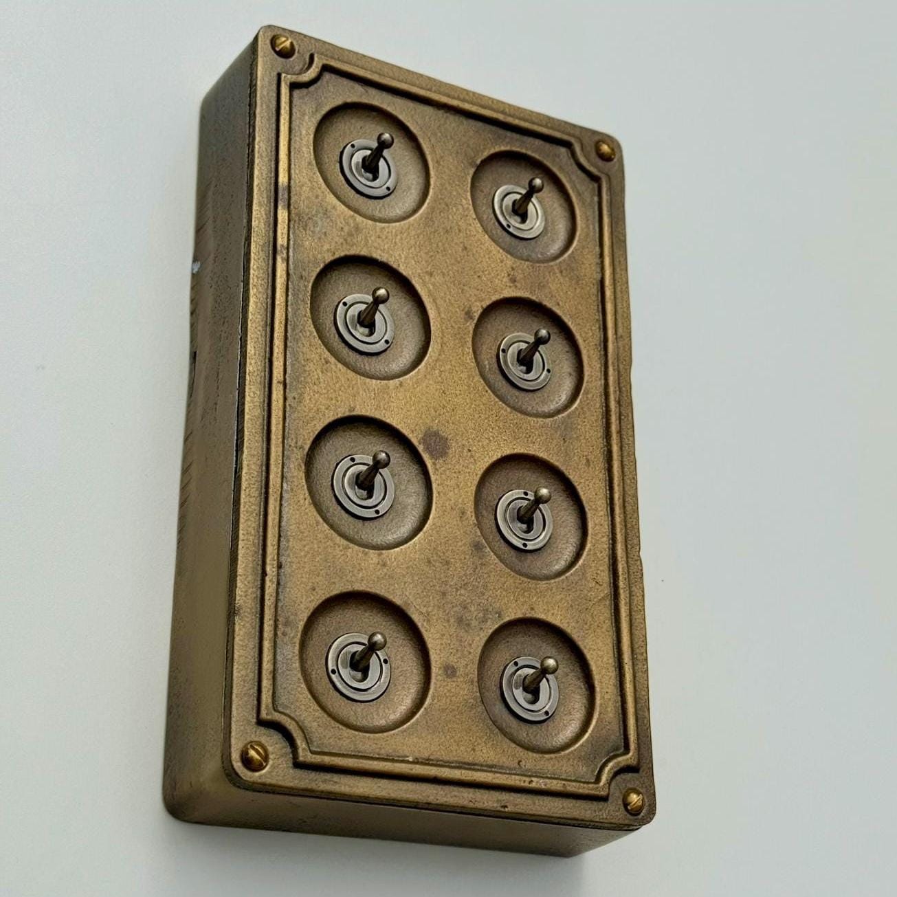 8 Gang 2 Way Bronze Solid Cast Metal Conduit Light Switch Industrial