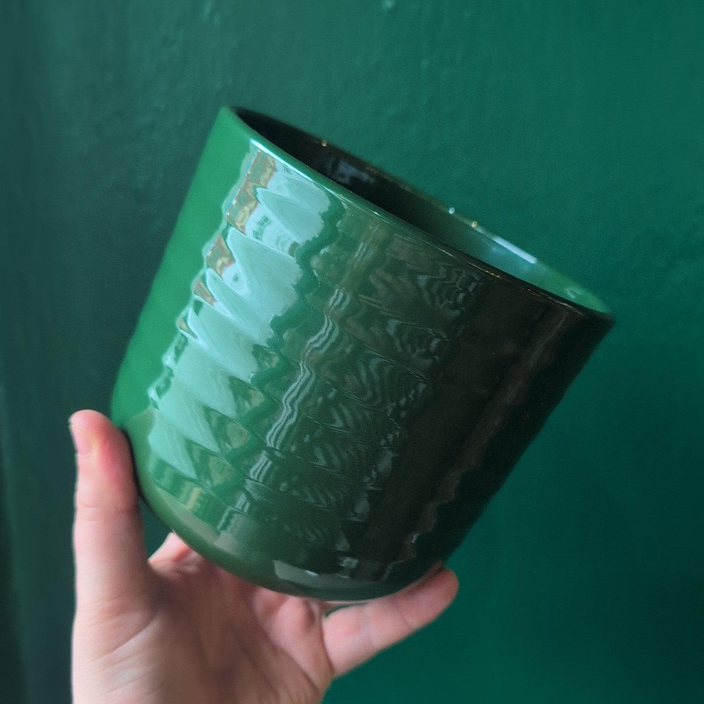 Poinsettia Ripple Pot