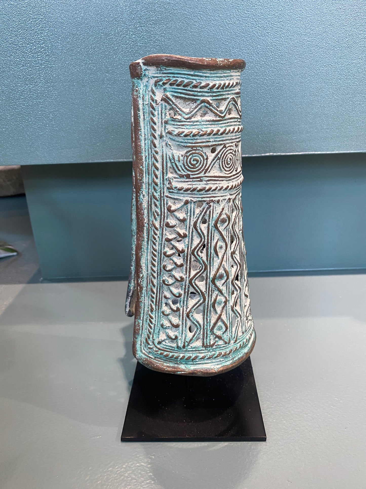 Benin Anklet - Large sculpture (37.01)