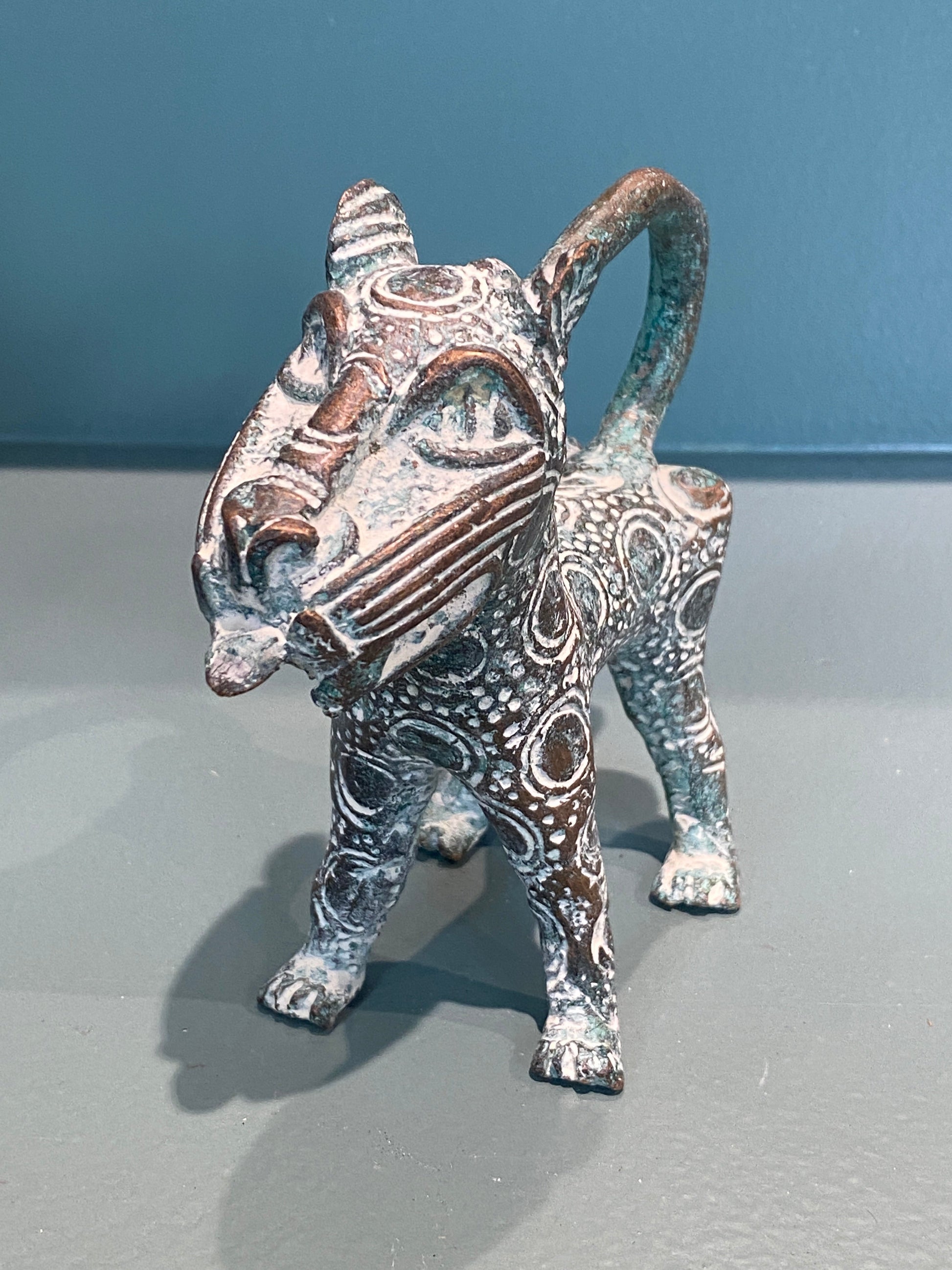Benin Leopard sculpture - Bronze (56.10)