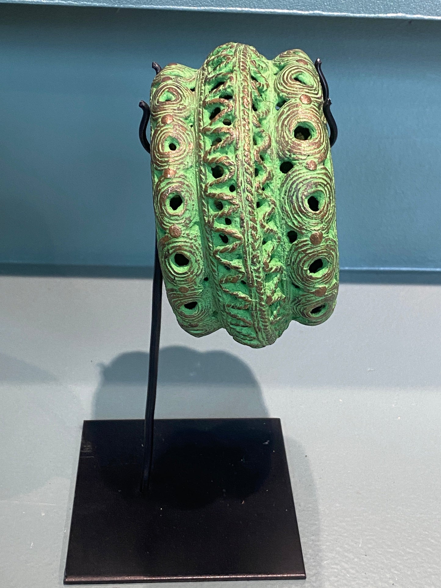 Benin Bangle - Round (38.01)